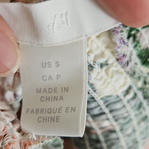 H&M Puff-sleeved Romper Size Small - Picture 7 of 8